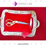 Золотые ножницы с красной лентой в аренду Алматы фотография