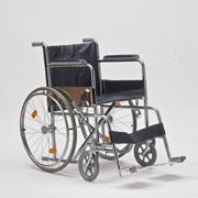 Кресло-коляска для инвалидов FS809B фото
