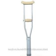 Трость опорная телескопическая металлическая с деревянной ортопедической рукояткой фото