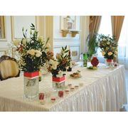 Оформление стола гостей из живых цветов