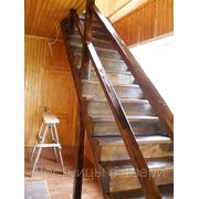 Изготовление и монтаж деревянных лестниц фото