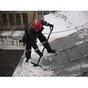Уборка снега с кровли Казань фото