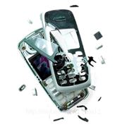 Сотовый телефон после падения на твердую поверхность фотография
