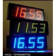 Электронные часы, термометр и дата и т. д фотография