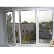 Тепле вікно з різним відкриванням стулок фотография
