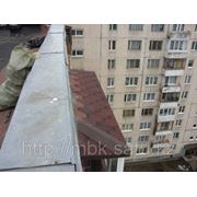 Монтаж балконного козырька из битумной черепицы в алматы фото