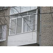 Отделка балконов/лоджий наружняя/внутренняя, установка крыш, выносное остекление, обшивка домов. фото