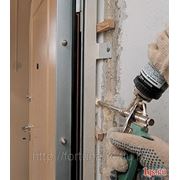 Монтаж стальной двери фотография