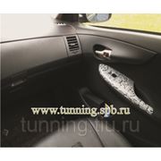 Тюнинг салона автомобиля под кожу рептилий, животных фото