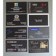 Печать визиток на темном дизайнерском картоне
