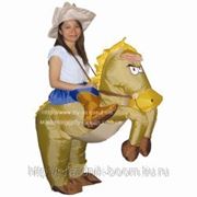 Надувной костюм Ковбой на коне фото