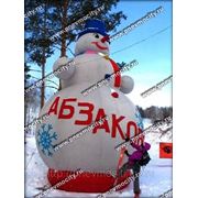 Надувная новогодняя фигура. Снеговик «абзаково» фотография