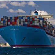 Международные перевозки в морских контейнерах. Логистические услуги фотография