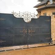 Ворота решетчатые с кованными элементами, комбинированные и из профнастила. Также предлагаем листовые ворота в гараж фото
