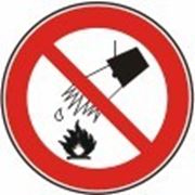 Знак безопасности «Запрещается тушить водой» фото