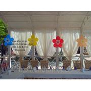 Цветы из воздушных шаров для украшения зала. Николаев. фото
