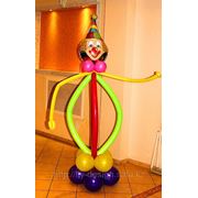 Фигура клоуна из шаров фотография