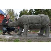 Скульптура для парка, носорог фото
