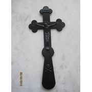 Крест в руку пластмассовый черный ритуальный фото