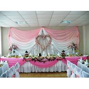 Оформление свадебного зала в розовых тонах фото