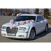 Белый Chrysler 300 C на свадьбу