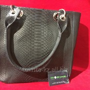 Сумка из кожи питона фото