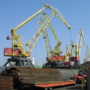 Перевалка грузов силами собственной стивидорной компании в Одесском морском торговом порту и других портах Украины. Перегрузочный комплекс, позволяющий принять и разместить на своих площадях до 150 тысяч тонн грузов фото