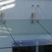 Козырьки фасадные из закаленного стекла фото