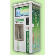 Торговый автомат по продаже очищенной питьевой воды фотография
