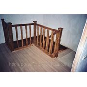 Лестница деревянная. Верхняя часть. фото