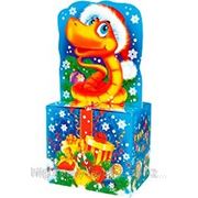 Новогодняя упаковка "Змейка на подарке" 1,3 кг.