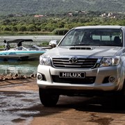 Услуги по перевозке пикапами Toyota Hilux фото