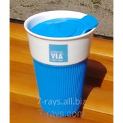 Керамическая чашка голубая с крышкой и съемным чехлом VIA. Starbucks.