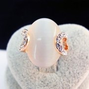 Позолоченный перстень «Лунный камень» с кристаллами Сваровски (Swarovski) фото