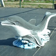 Скульптура дельфин фотография