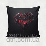 Подушка сувенирная с принтом Сердце блэк фото