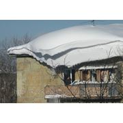 Уборка снега и наледи с крыш фото