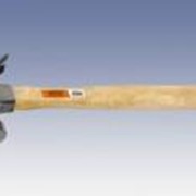 Молоток-гвоздодер с деревянной ручкой фото