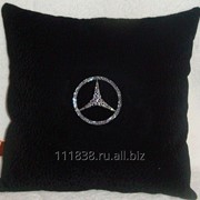 Подушка Mercedes со стразами фотография