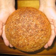 Булочка из целого пророщенного зерна пшеницы «Довольство» фото
