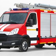 Пожарный автомобиль первой помощи фото