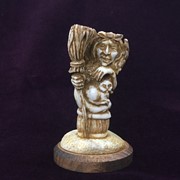 Сувенир миниатюра Баба - Яга фотография