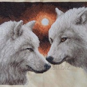 Вишита картина “Вовки в повнолуння“ фото