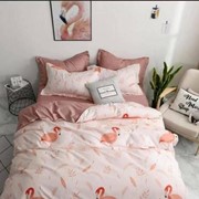Комплект постельного белья Евро из сатина “Mency“ Светло-розовый с розовыми перышками и веточками и фламинго и фото