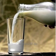 Сырое коровье молоко (высший сорт) фото