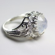 Обручальное кольцо “Подарок Аида“ с лунным камнем от WickerRing фотография