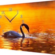 Часы на холсте 25 х 35 см Лебедь на оранжевом закате фотография