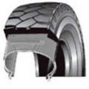 Шины для вилочных погрузчиков: Пневматические шины; Цельнолитые шины; Белые фото