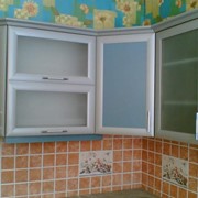 Фрагмент кухонного гарнитура(цвет милано+алюминий) фото