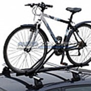 Велокрепление для перевозки 1-го велосипеда на крыше Автомобиля фотография